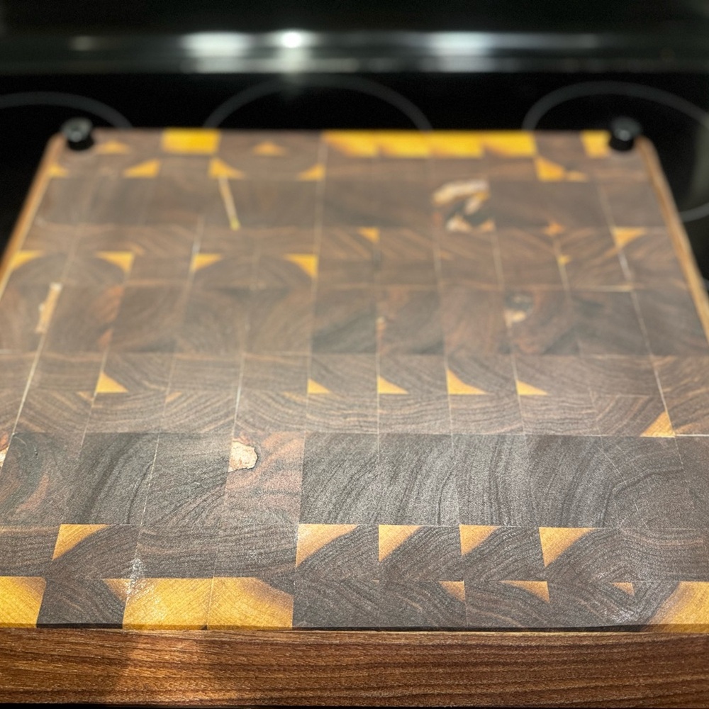 Walnut End-grain Cutting Board - Picture 6 of 6